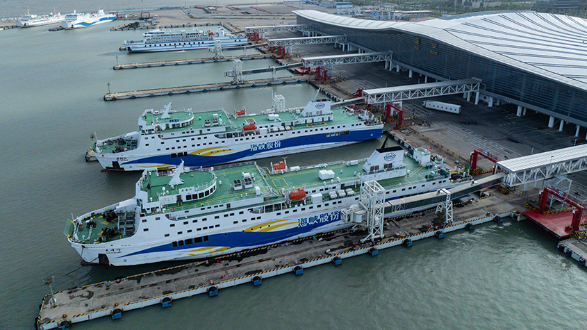 受台风“博罗依”影响 琼州海峡全线停航