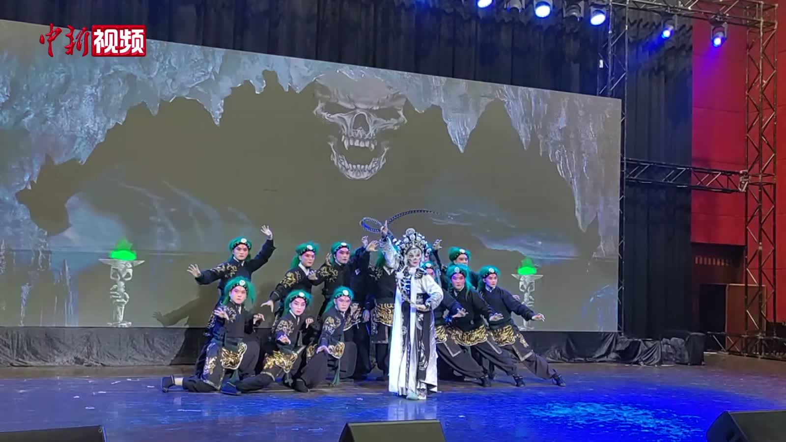 浙江婺剧团在雅加达举行专场演出