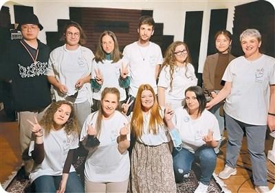 用中文教育打开更多交流之门