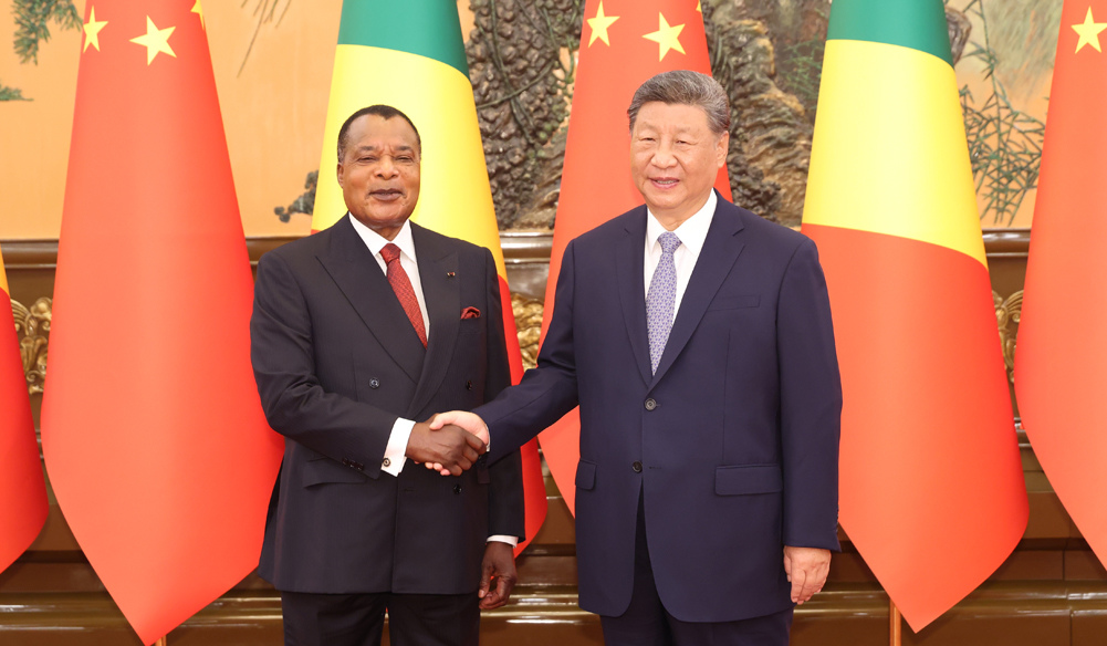 习近平会见刚果（布）总统萨苏